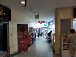 Elias Mall (D18), Retail #554822181